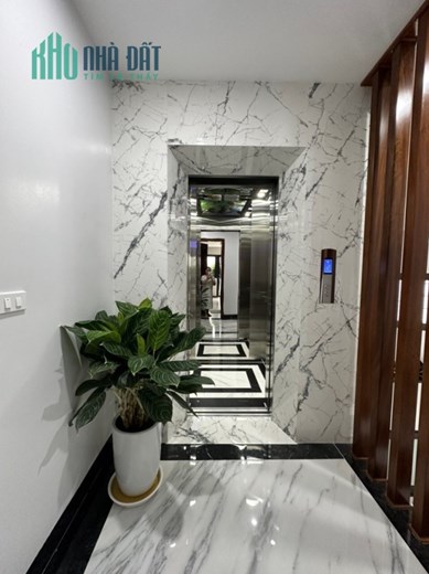 Bán nhà riêng Hoàng Văn Thái diện tích 42mx6T Thang máy ô tô tránh nhà đẹp ở ngay 10.2 tỷ