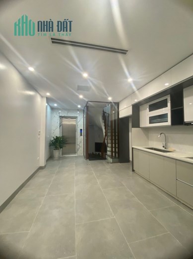 Bán nhà Hoàng Văn Thái diện tích 42mx6T Thang máy ô tô tránh nhà đẹp ở ngay 10.2 tỷ lh0975124520
