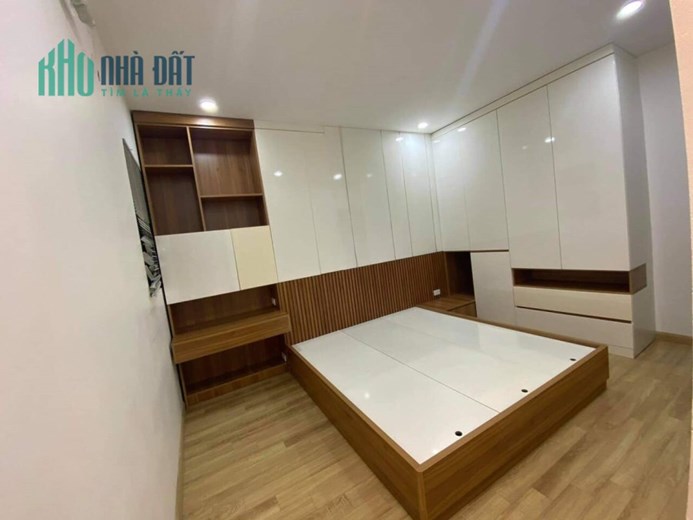 (HIẾM BÁN) Bán chung cư 34 Hoàng Cầu 70m 2PN hơn 3 ty tặng NT gần hồ BÁN GẤP
