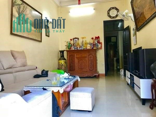Bán Nhà Lạc Long Quân 68,7m2 x 4 tầng , sát phố , ở sướng , kinh doanh đỉnh cao , mà giá chỉ có 12