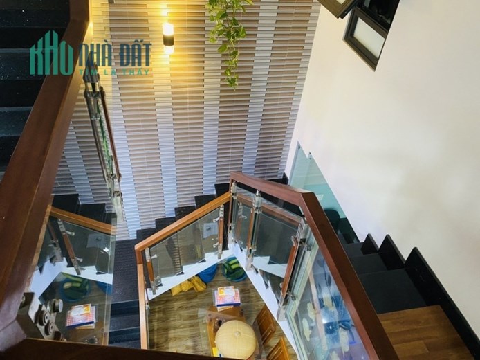 .Phan Bá Phiến 10m ra MT, Ô tô đậu cửa, 58m2, 3 tầng, mới đẹp chất