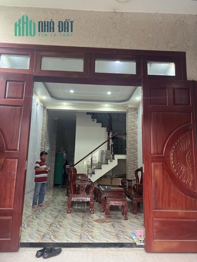 ĐÔNG TĂNG LONG - TRƯỜNG THẠNH NHÀ 4 TẦNG 4X16 GIÁ NHỈNH 4 TỶ