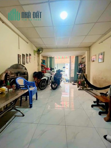 BÁN NHÀ - BÌNH TÂN - LÊ ĐÌNH CẨN - NHÀ 2 TẦNG 46M2  - HẺM XE HƠI 5M - GIÁ HƠN 2 TỶ