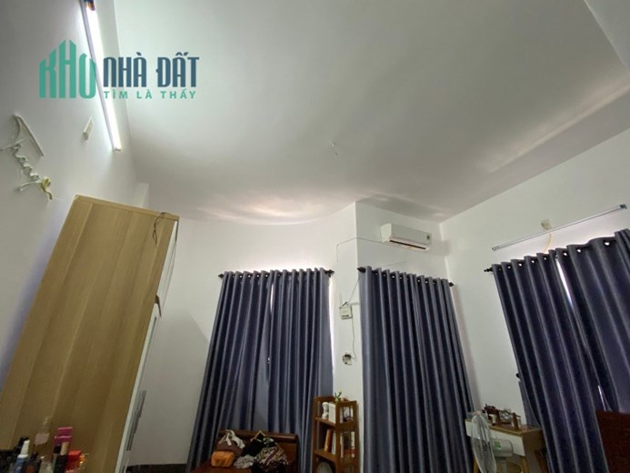 NHÀ 3 TẦNG ĐƯỜNG NÚI THÀNH Ở NGAY GIÁ 2.7x TỶ