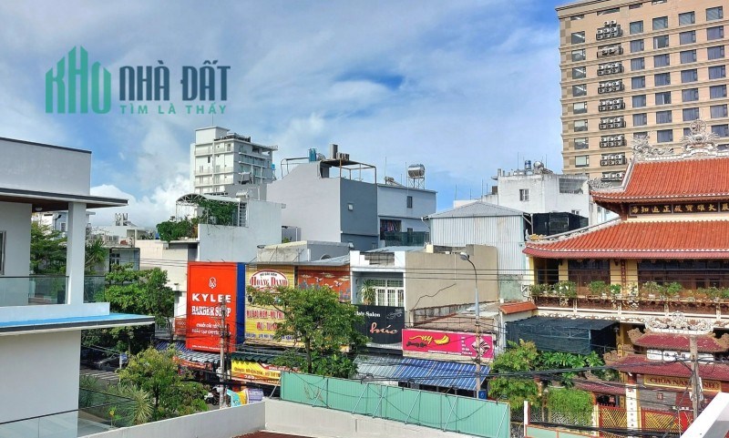 NHÀ 3 TẦNG ĐƯỜNG NÚI THÀNH Ở NGAY GIÁ 2.7x TỶ