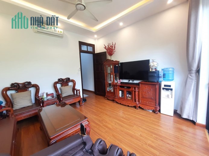 Cực Hiếm! Nguyễn Văn Huyên, 3 bước ra phố, ngõ 3m, 49m2x5T, 6.5 tỷ