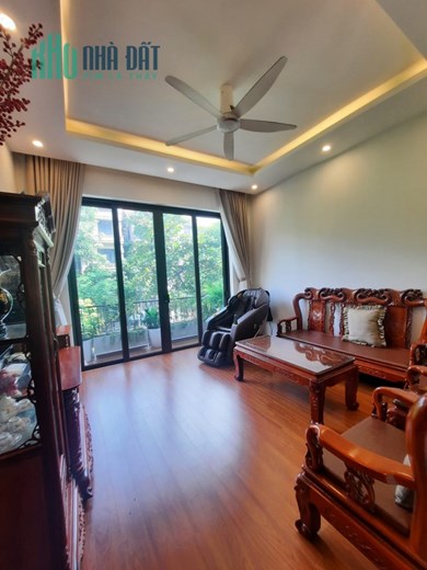 Cực Hiếm! Nguyễn Văn Huyên, 3 bước ra phố, ngõ 3m, 49m2x5T, 6.5 tỷ