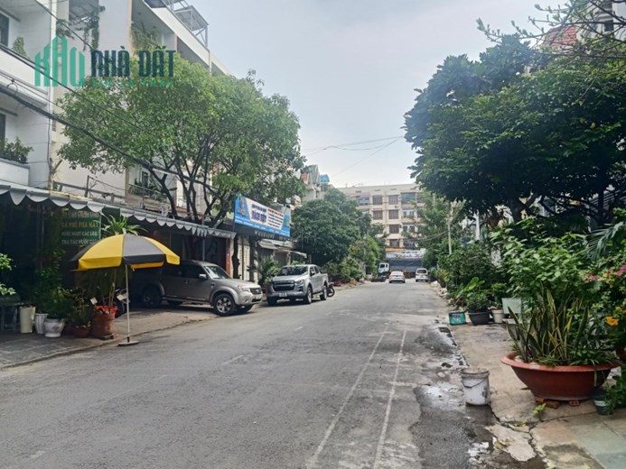 Bán nhà 4 tầng HXH ở ngay, gần mặt tiền Lê Trọng Tấn, Q.Tân Phú, nhỉnh 5 tỷ