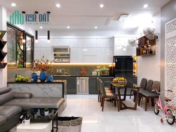 Bán nhà phố Ngọc Lâm, Long Biên, Diện tích 70m, 3 tầng, 2 thoáng, giá 13 tỷ