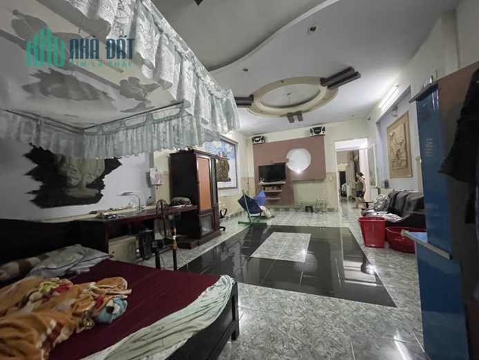 Bán nhà 3 tầng mặt tiền, phường Khuê Trung, Cẩm Lê, Đà Nẵng. Diện tích 100 m2 . Giá 5.1 tỷ.