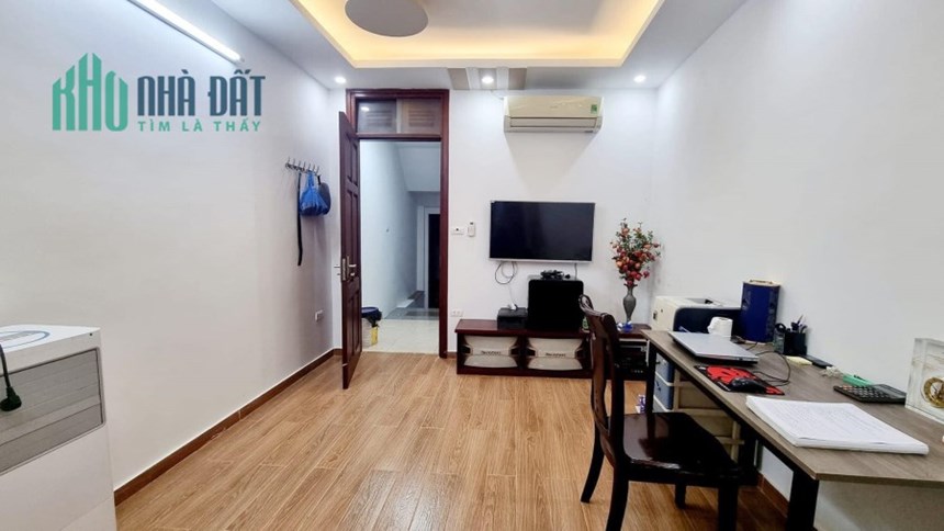 Bán nhà mặt phố Hoàng Văn Thái, kd đỉnh, vỉa hè rộng, 2 thoáng, 50m, mt 4.5m, 13.9 tỷ