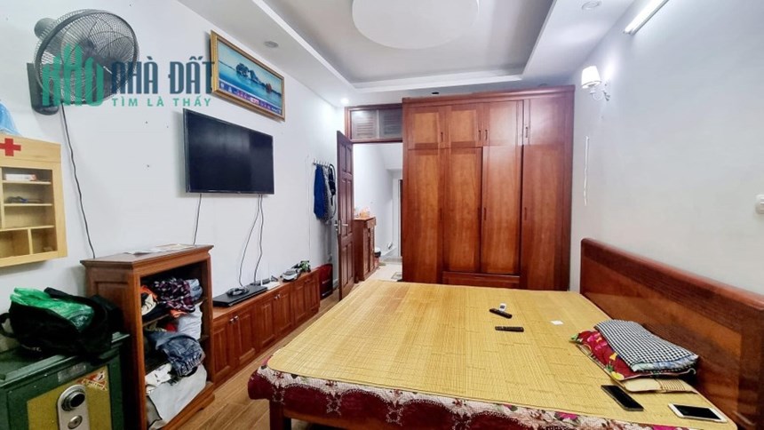 Bán nhà mặt phố Hoàng Văn Thái, kd đỉnh, vỉa hè rộng, 2 thoáng, 50m, mt 4.5m, 13.9 tỷ