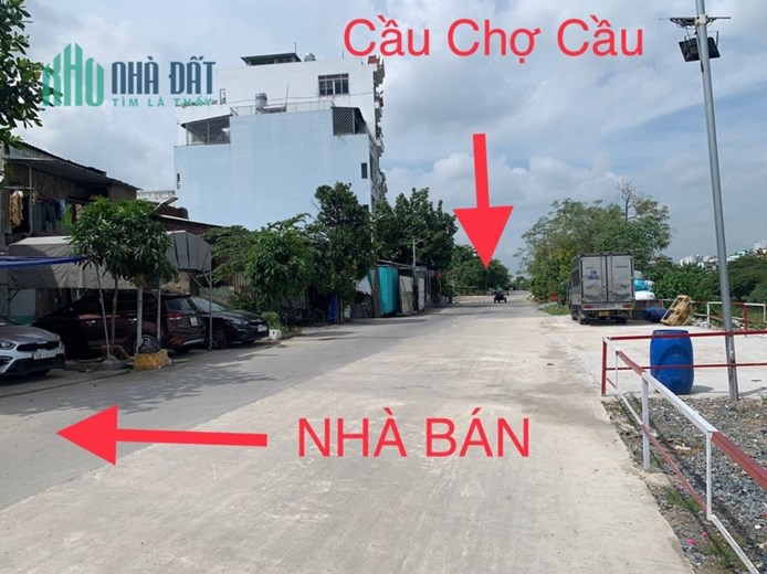 bán căn nhà 2 mặt tiền đường sông 16m (mt trước) của Dự án Tham Lương- Bến Cát - Rạch Nước Lên