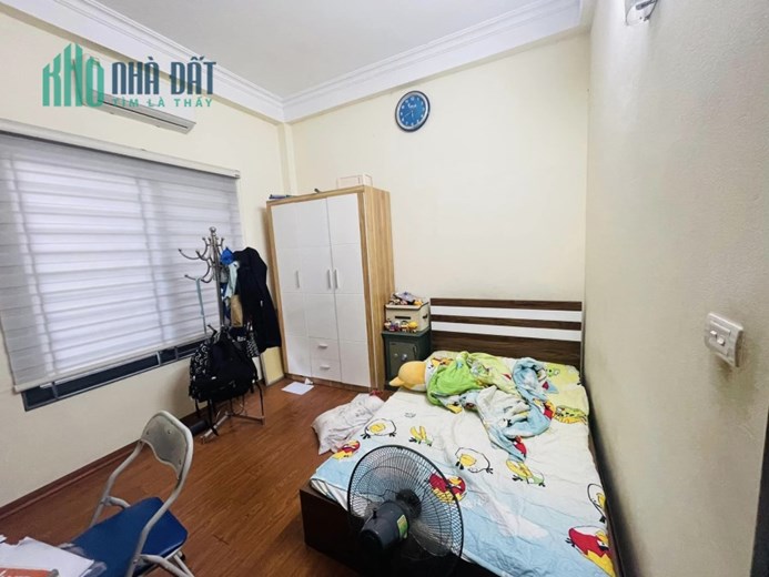 Bán nhà mặt phố Cự Lộc 45m2,4 tầng giá 9 tỷ