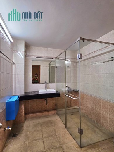 Ô TÔ TRÁNH - TRẦN QUANG DIỆU - HOÀNG CẦU - QUẬN ỦY ĐỐNG ĐA - 74M2 X 5 TẦNG - MT 6.6M - KINH DOANH