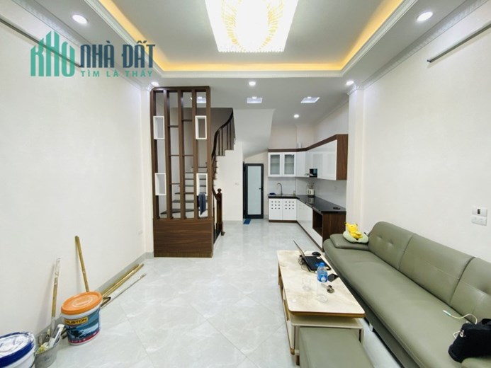 Bán nhà Nguyễn Khang, Cầu Giấy. 33mx5; giá 5 tỷ 8. Phương