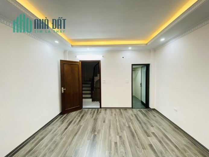 Bán nhà Nguyễn Khang, Cầu Giấy. 33mx5; giá 5 tỷ 8. Phương