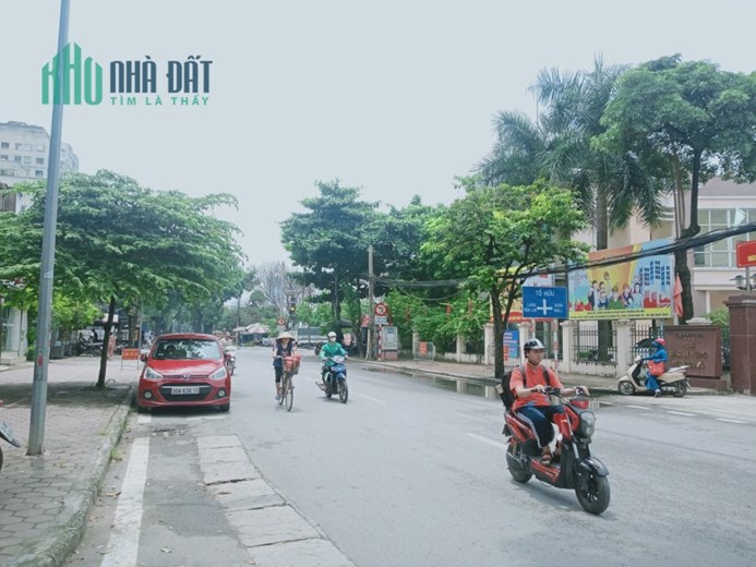 Tôi có nhà Biệt thự đối diện UBND phường Đại Mỗ - Nam Từ Liêm cần bán gấp.