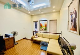 Mặt phố Hàng Chuối giá 15,6 tỷ, 60mx6 tầng, TM , sự lựa chọn hợp lí cho khách muốn ở TT