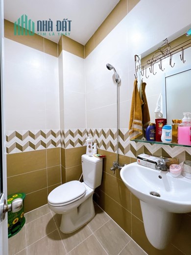 NHÀ CHÍNH CHỦ ĐOÀN VĂN BƠ, Q.4, HẼM 4M, 24 M2, 5 TẦNG, 5 TỶ.