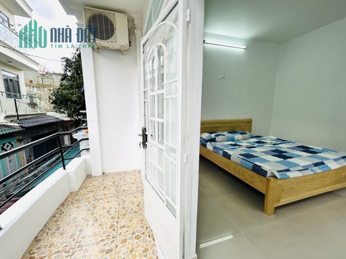 Giảm 500tr, nhà 45m2 Phan Huy Ích, cạnh Emart 2, hẻm xe hơi, chỉ 3,95 tỷ