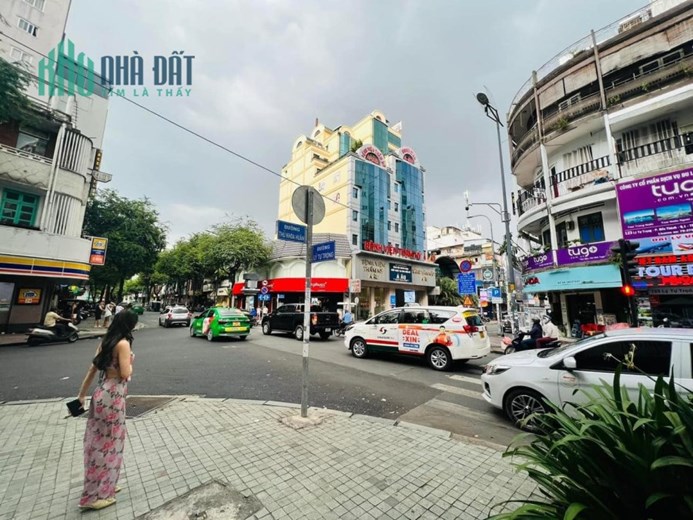 Hàng Thơm giảm 5 Tỷ , MT Lý Tự Trọng, P Bến Thành , Q1