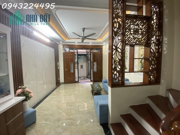 KIM NGUU DIỆN TÍCH 30M2 - 5 TẦNG - MẶT TIỀN 3.8M - GIÁ NHỈNH 5.3 TỶ- HAI BÀ TRƯNG.