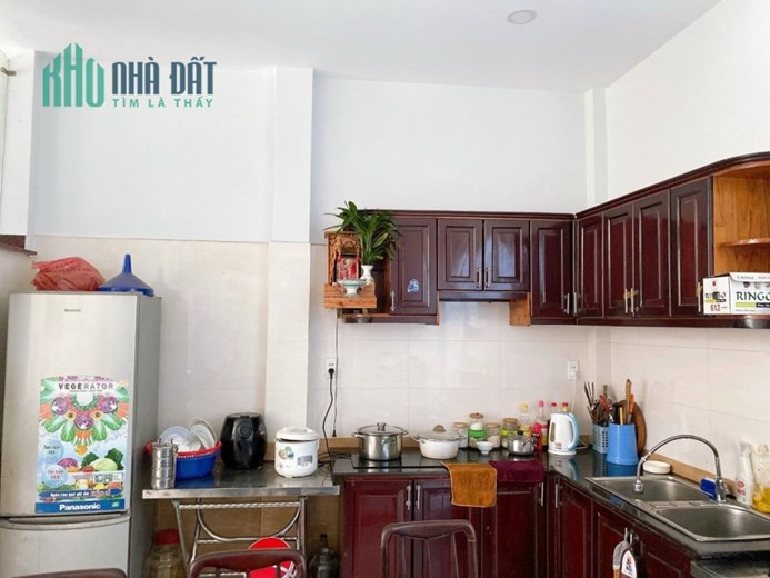 Nhà bán ĐS 8  KDC Bến Lức- Bình Điền P7Q8 - Giá : 4 Tỷ 6 (Thương lượng)