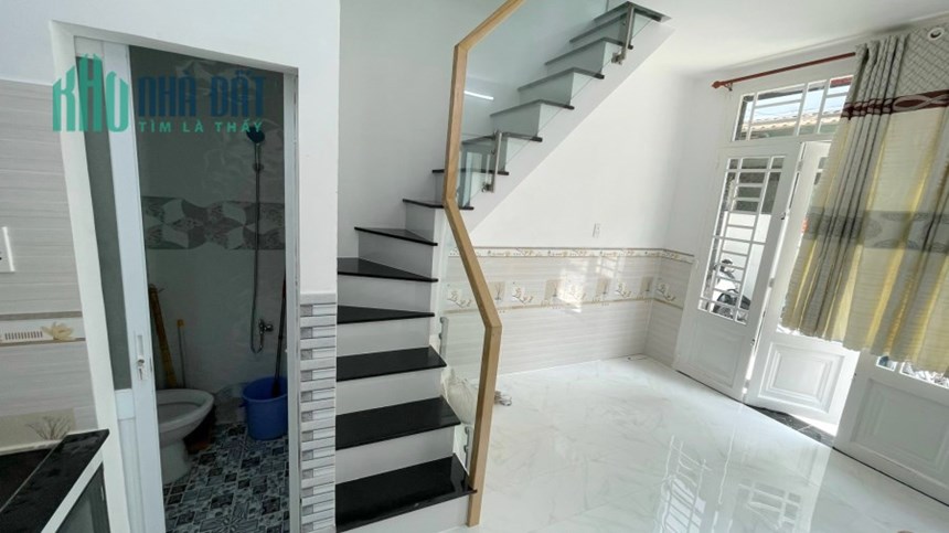 Nhà góc 2 tầng hẻm 314 đường Âu Dương Lân P3Q8 2.38 tỷ