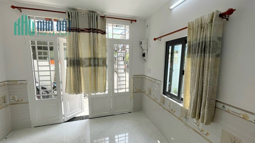 Nhà góc 2 tầng hẻm 314 đường Âu Dương Lân P3Q8 2.38 tỷ