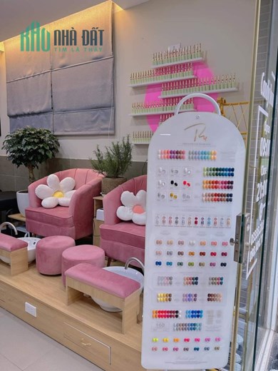 Mình cần sang nhượng cửa hàng : Nails +Mi + Gội tặng mấy chăm sóc da