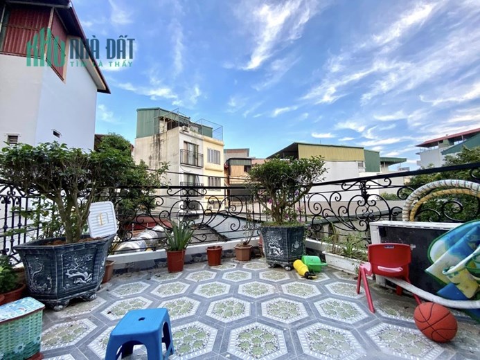 VÍP! Nhỉnh 5 TỶ - Kinh Doanh - 5 Tầng - 50m - OTO VÀO NHÀ - NHÀ NGỌC LÂM