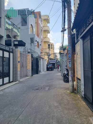 2.5 TỶ CÓ NHÀ TRƯỜNG CHINH 4 TẦNG BTCT LUNG LINH - HẺM TO THÔNG TỨ TUNG - 23M2