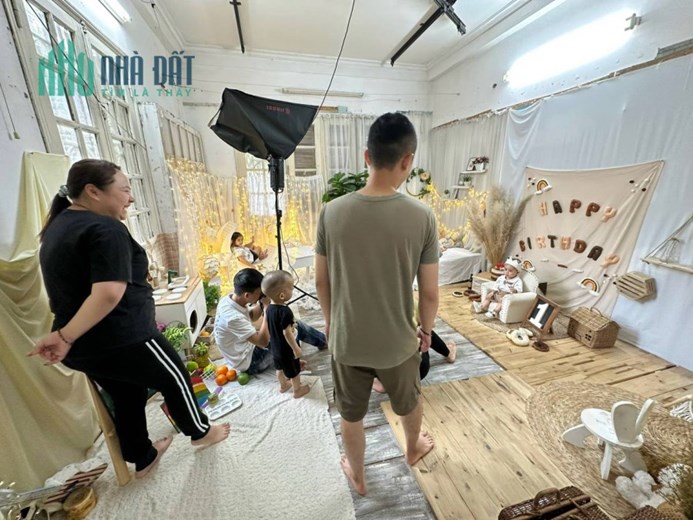 Cho thuê nhà riêng ô tô đỗ cửa phố Đội Cấn, DT 50m x 4 tầng + sân 20m , MT 5m, giá 23 triệu