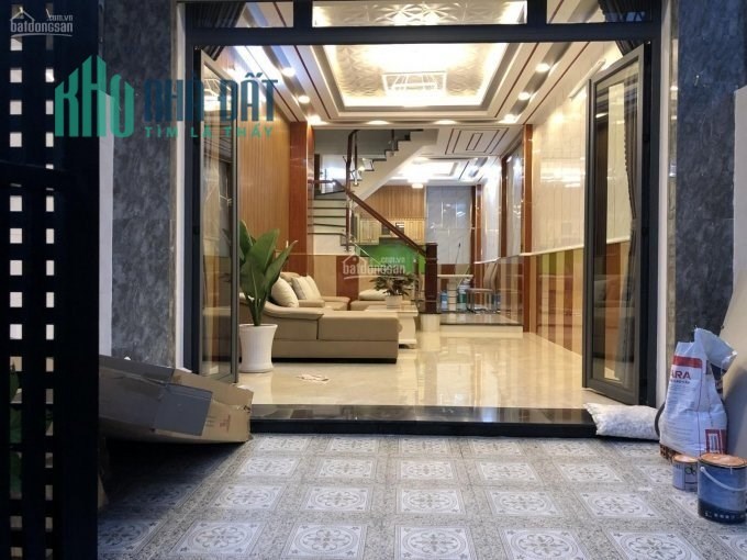 Cho thuê nhà 3 LẦU 4PN, 2329 Huỳnh Tấn Phát, Nhà Bèe