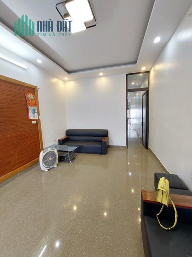 Bán gấp Tập thể Nguyên Hồng Ba Đình 80m2 chỉ 2.6 tỷ đầy đủ tiện ích, nội thất đẹp