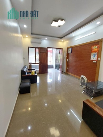 Bán gấp Tập thể Nguyên Hồng Ba Đình 80m2 chỉ 2.6 tỷ đầy đủ tiện ích, nội thất đẹp