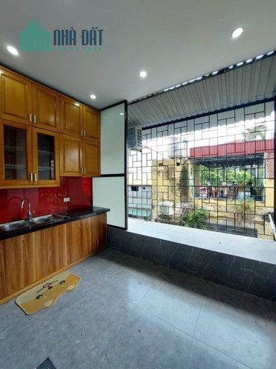Bán gấp Tập thể Nguyên Hồng Ba Đình 80m2 chỉ 2.6 tỷ đầy đủ tiện ích, nội thất đẹp