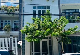 Siêu Ngộp. Bán nhanh nhà mặt tiền Lê Đình Lý. Cách sân bay 1p. Giá chỉ 7 tỷ. Dòng tiền 20 Tr/T