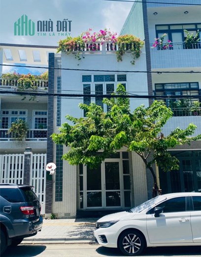 Siêu Ngộp. Bán nhanh nhà mặt tiền Lê Đình Lý. Cách sân bay 1p. Giá chỉ 7 tỷ. Dòng tiền 20 Tr/T