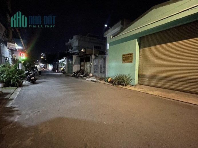 BÁN NHÀ - LÊ ĐÌNH CẨN - BÌNH TÂN - XE HƠI NGỦ TRONG NHÀ  - 68M2 - 2 TẦNG - GIÁ 4.5 TỶ