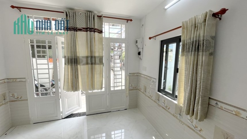 Nhà bán 2 Tầng mới, đẹp ô tô 10m hẻm 314 Âu Dương Lân P3Q8