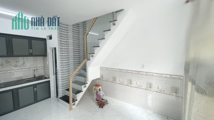 Nhà bán 2 Tầng mới, đẹp ô tô 10m hẻm 314 Âu Dương Lân P3Q8