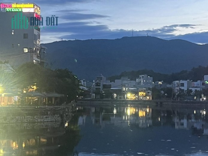 Nhà Chính Chủ - Vị Trí Đẹp - Giá Rẻ Nhất Khu Vực TP Quy Nhơn - Bình Định