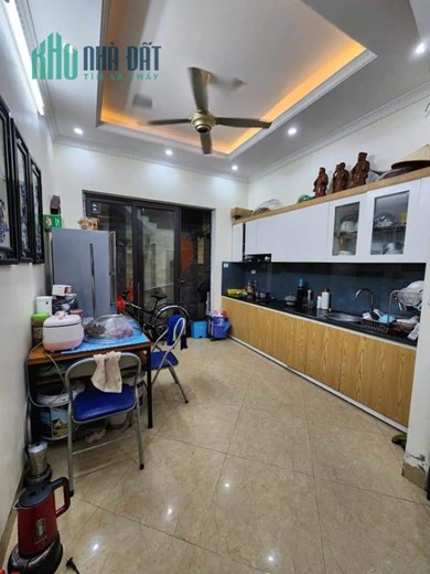 CC Bán nhà Mặt ngõ Kinh Doanh Trương Định 39m2 x 5T, Ô tô đỗ cửa. Chỉ hơn 4 tỷ