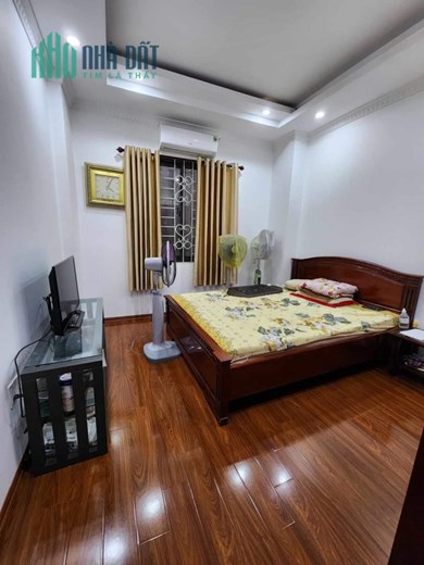 CC Bán nhà Mặt ngõ Kinh Doanh Trương Định 39m2 x 5T, Ô tô đỗ cửa. Chỉ hơn 4 tỷ