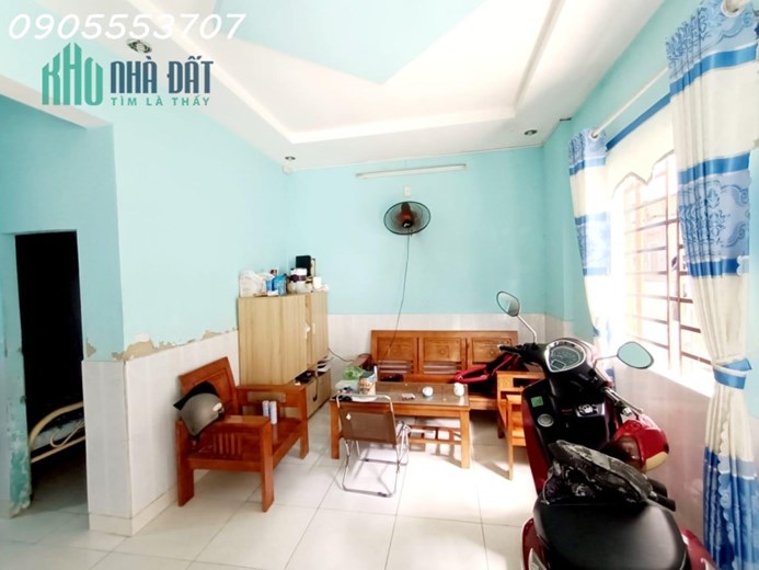 HOT.. Nhà 2 tầng, kiệt ô tô 4,5m đường NGÔ QUYỀN, Đà Nẵng, chỉ sau lưng 1 cái nhà mạt tiền, Giá