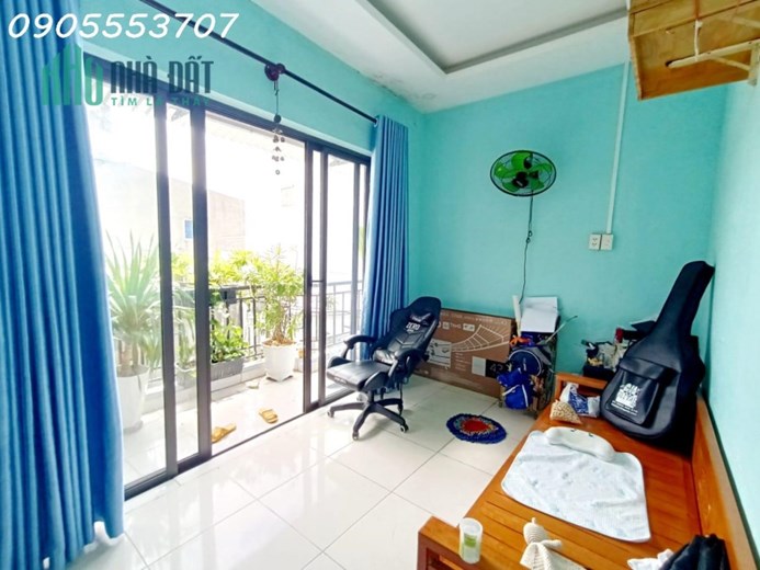 HOT.. Nhà 2 tầng, kiệt ô tô 4,5m đường NGÔ QUYỀN, Đà Nẵng, chỉ sau lưng 1 cái nhà mạt tiền, Giá