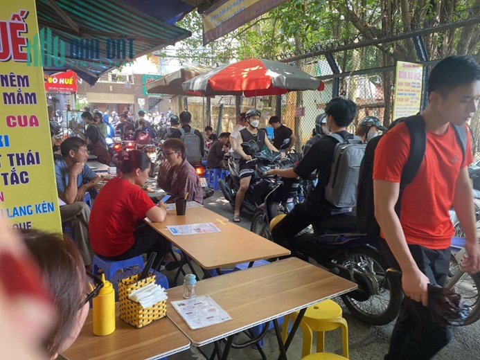 CHÍNH CHỦ CẦN SANG NHƯỢNG LẠI QUÁN KIOT SỐ 4 NGÕ 165 CHÙA BỘC SÂN BÓNG THỦY LỢI