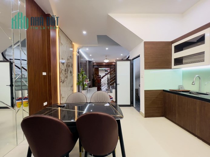 Bán nhà Tây Hồ 42m,  Ô TÔ Vào Nhà, Khu Cán Bộ, 8 tỷ 1